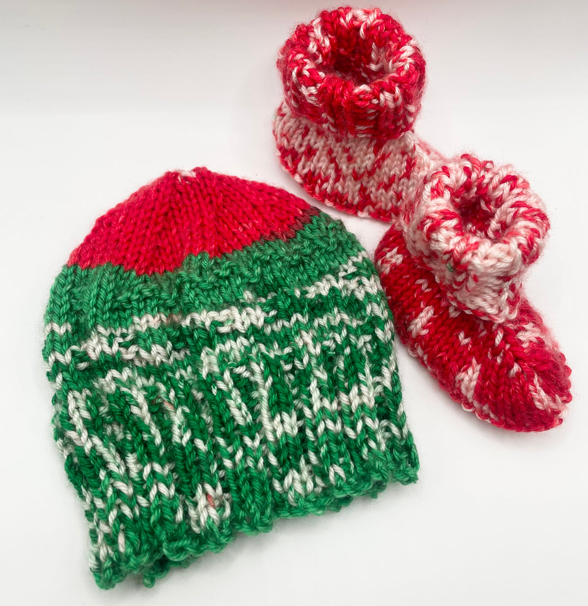 0-3m - Festive Red and Green Baby Cardigan, Bootie & Hat Set