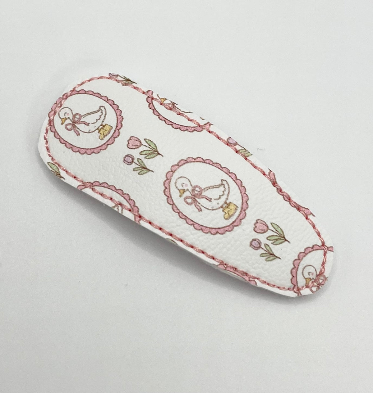 White Goose  - Leatherette Snap Fringe Clip